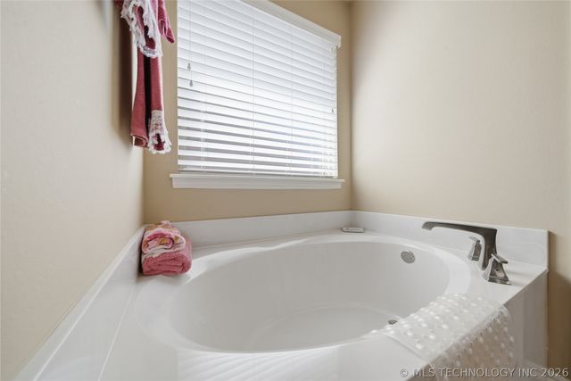 5416 S Skylane Place, Sand Springs, OK 74063