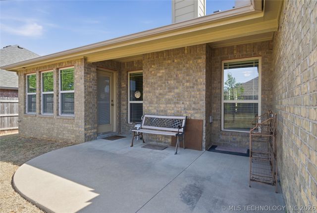 5416 S Skylane Place, Sand Springs, OK 74063
