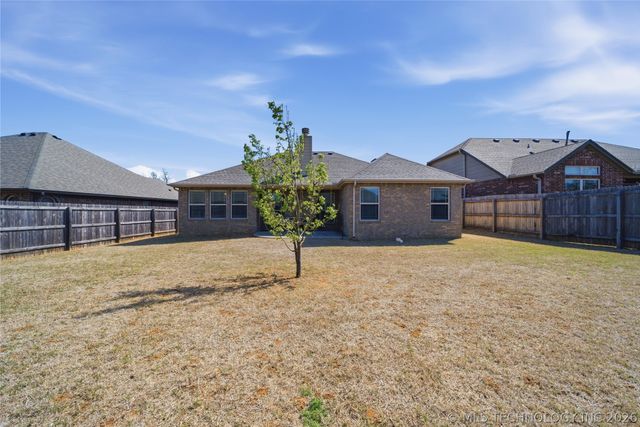 5416 S Skylane Place, Sand Springs, OK 74063