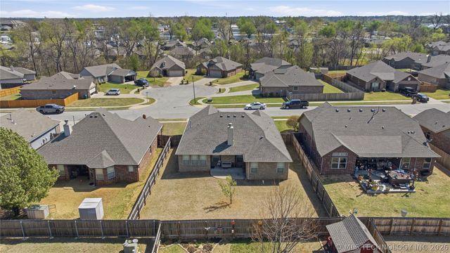 5416 S Skylane Place, Sand Springs, OK 74063