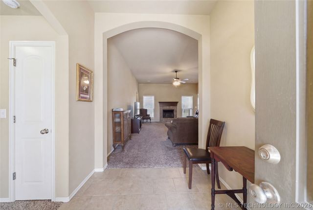 5416 S Skylane Place, Sand Springs, OK 74063