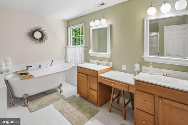 15 HOLLYBROOK RD, Mullica Hill, NJ 08062