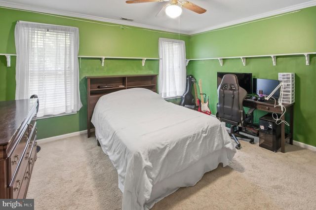 15 HOLLYBROOK RD, Mullica Hill, NJ 08062