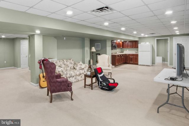 15 HOLLYBROOK RD, Mullica Hill, NJ 08062