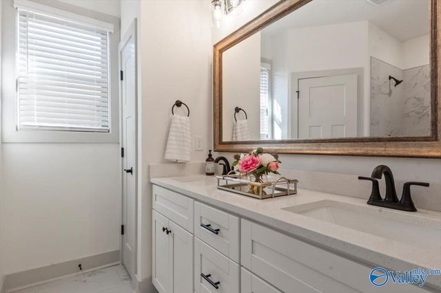 6562 Oak Meadow Drive, Owens Cross Roads, AL 35763