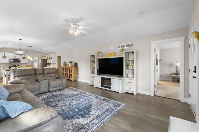 31 S Main Street, Walton, KY 41094
