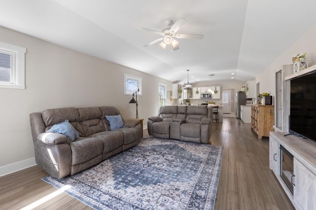31 S Main Street, Walton, KY 41094