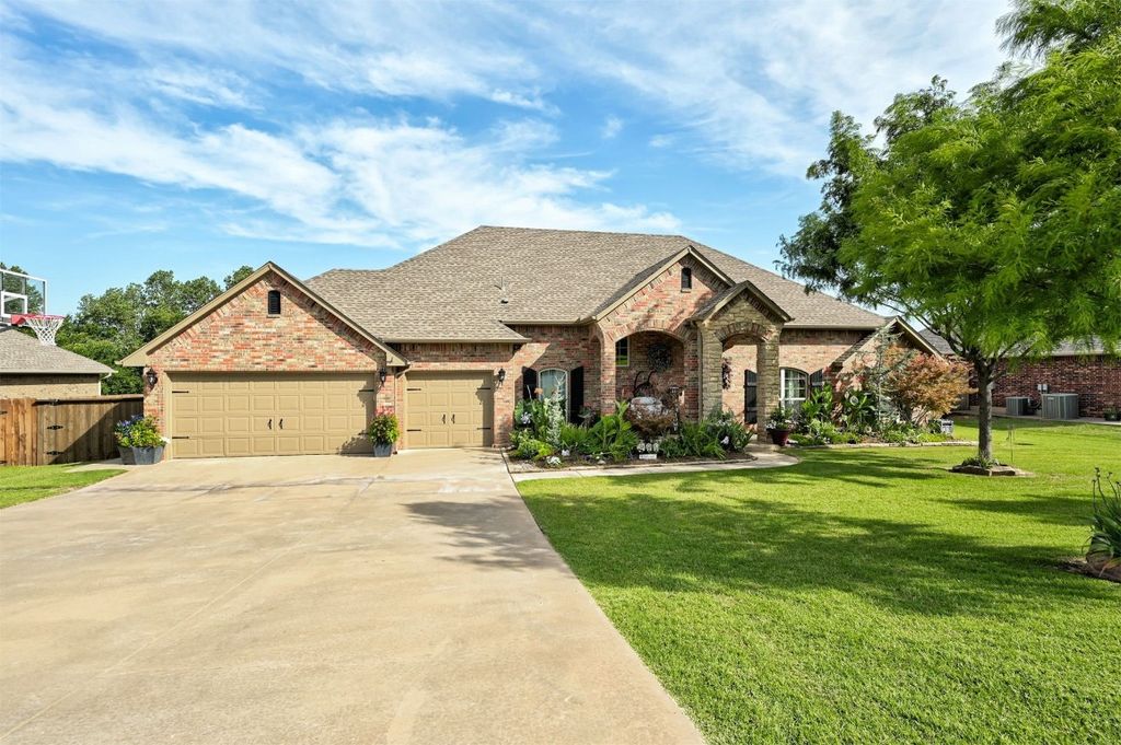 1311 Frontier Circle, Edmond, OK 73025