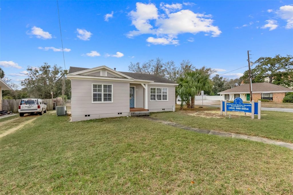 900 E ORANGE AVENUE, Eustis, FL 32726