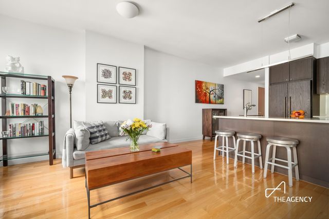 454 W 54th St Apt 4F, New York City, NY 10019