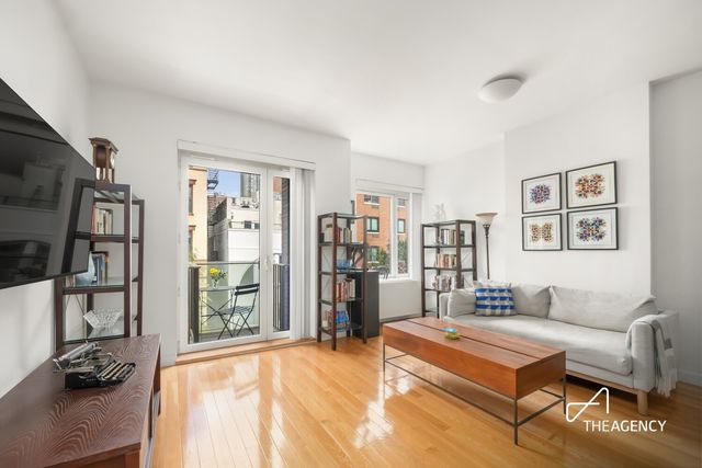 454 W 54th St Apt 4F, New York City, NY 10019