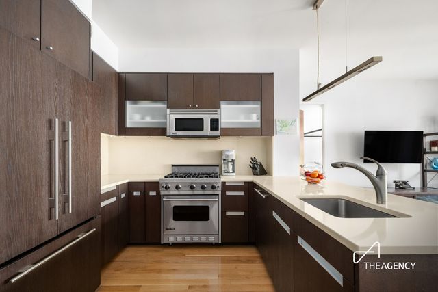 454 W 54th St Apt 4F, New York City, NY 10019
