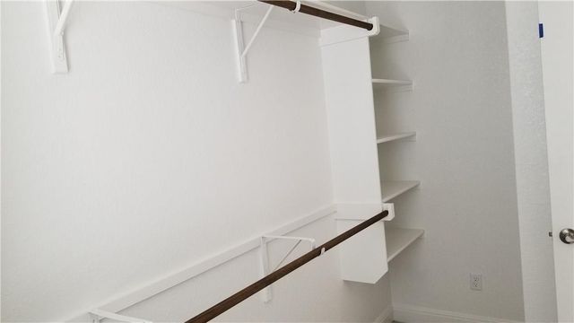 1050 kenney fort XING 37, Round Rock, TX 78665