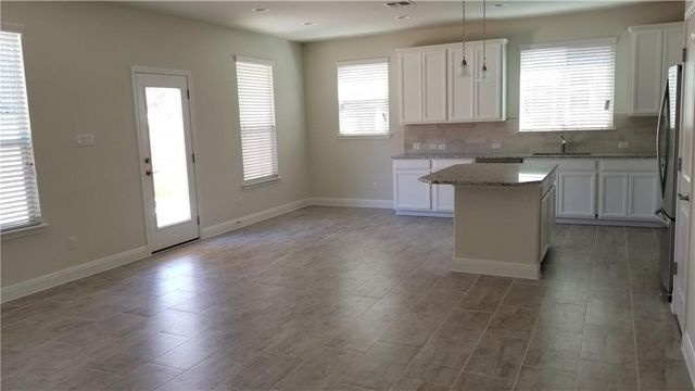 1050 kenney fort XING 37, Round Rock, TX 78665