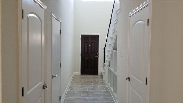 1050 kenney fort XING 37, Round Rock, TX 78665