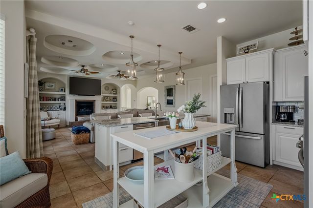 10211 Middle Darleen, Leander, TX 78641
