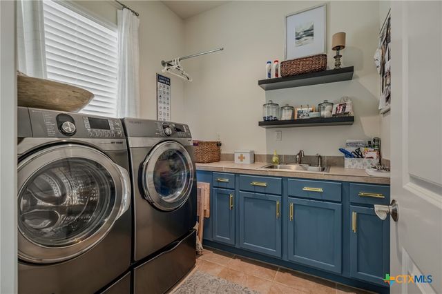 10211 Middle Darleen, Leander, TX 78641