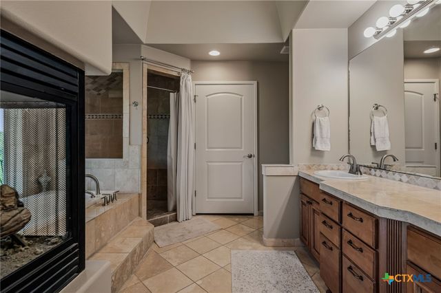 10211 Middle Darleen, Leander, TX 78641