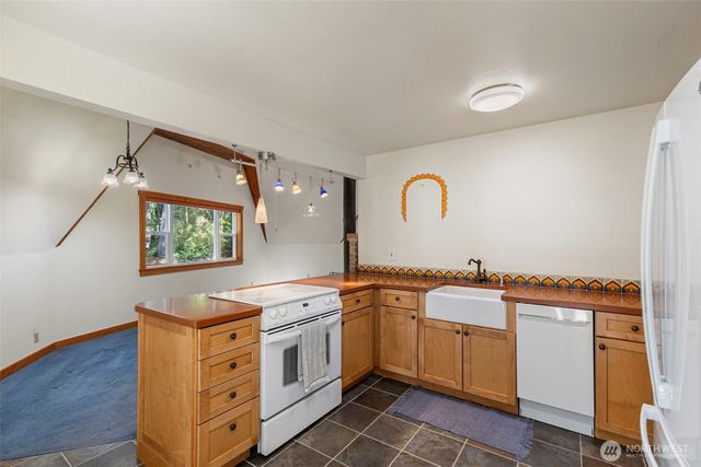 15900 Clear Creek Road NW, Poulsbo, WA 98370