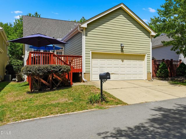 212 Thorndale Drive, Holly Springs, NC 27540