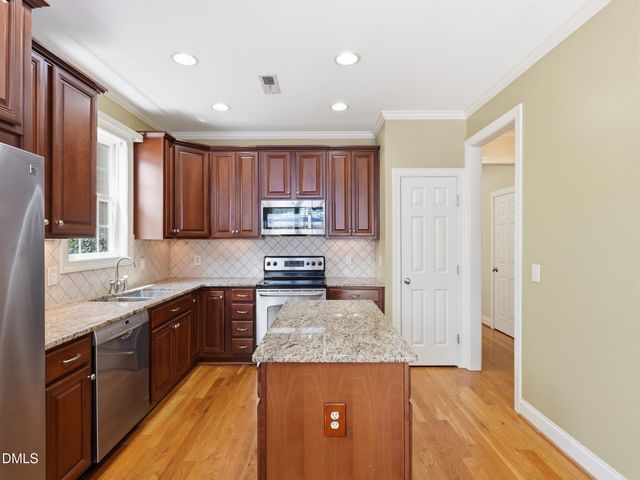 212 Thorndale Drive, Holly Springs, NC 27540
