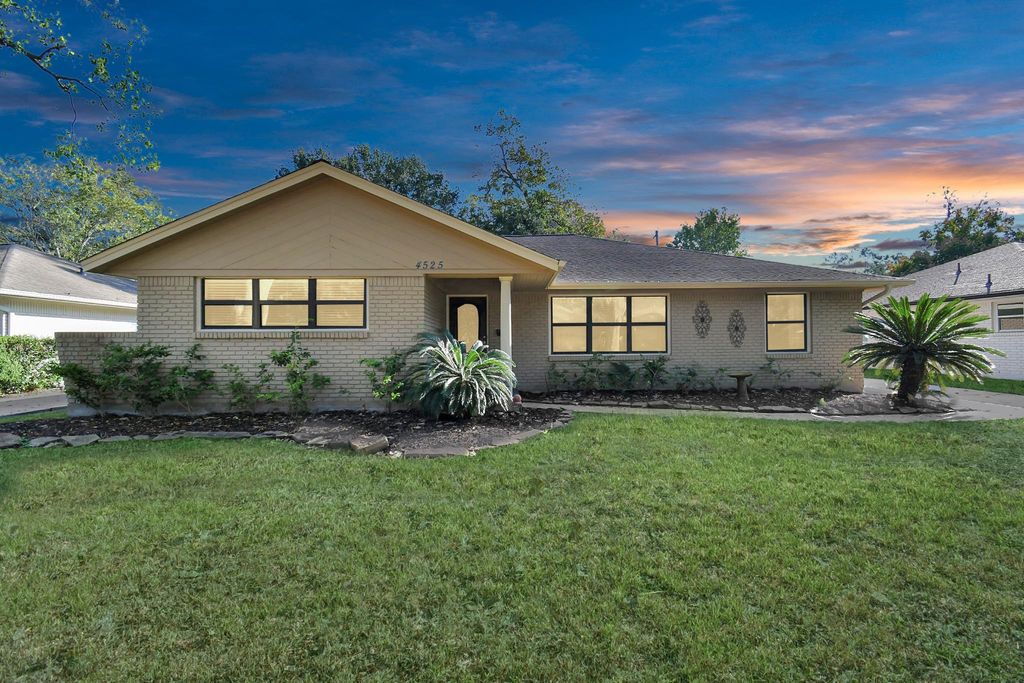4525 Waycross Drive, Houston, TX 77035