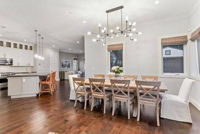 6411 Dowling Dr, La Jolla, CA 92037