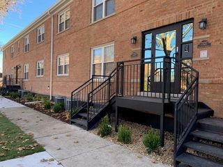 7227 Thomas Street 1, River Forest, IL 60305