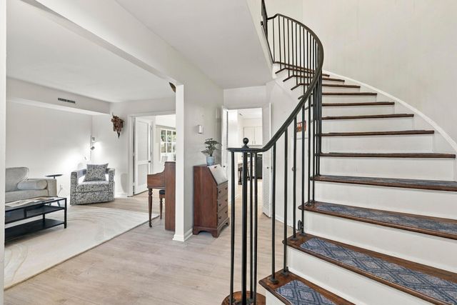 2811 Chateau Circle S, 36, Upper Arlington, OH 43221