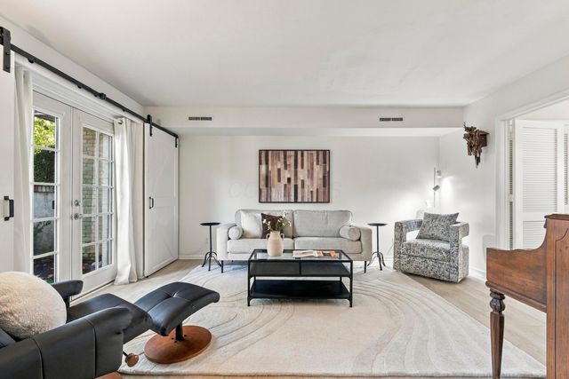 2811 Chateau Circle S, 36, Upper Arlington, OH 43221