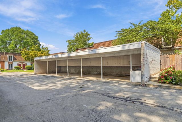 2811 Chateau Circle S, 36, Upper Arlington, OH 43221