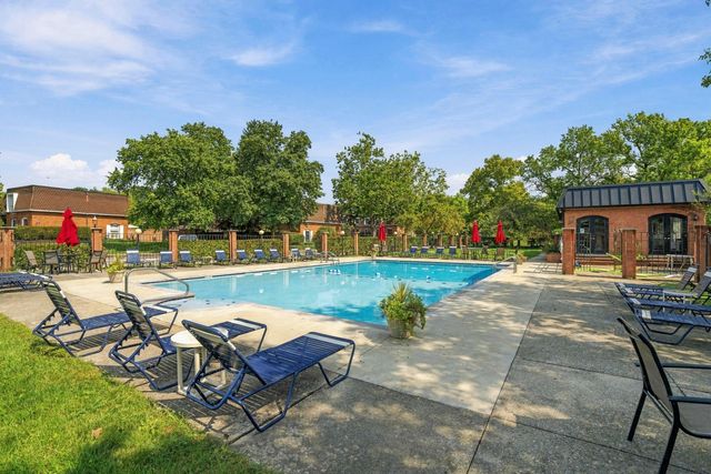 2811 Chateau Circle S, 36, Upper Arlington, OH 43221