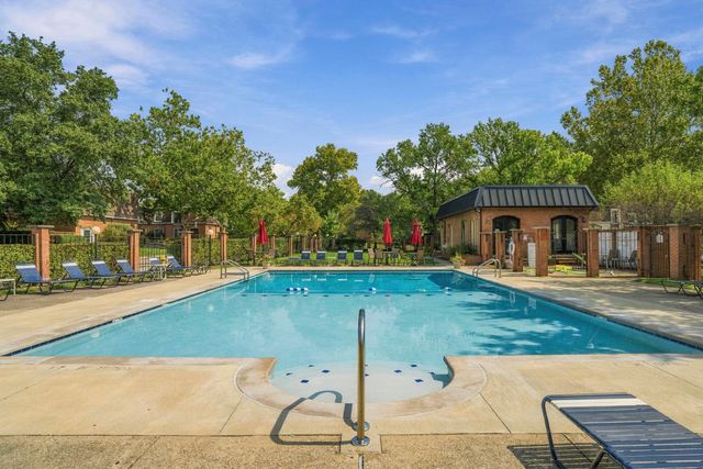 2811 Chateau Circle S, 36, Upper Arlington, OH 43221