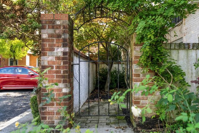 2811 Chateau Circle S, 36, Upper Arlington, OH 43221