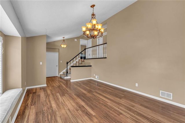 912 Chalk Hill Court, Lawrence, KS 66049