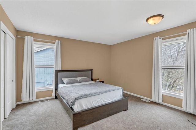 912 Chalk Hill Court, Lawrence, KS 66049