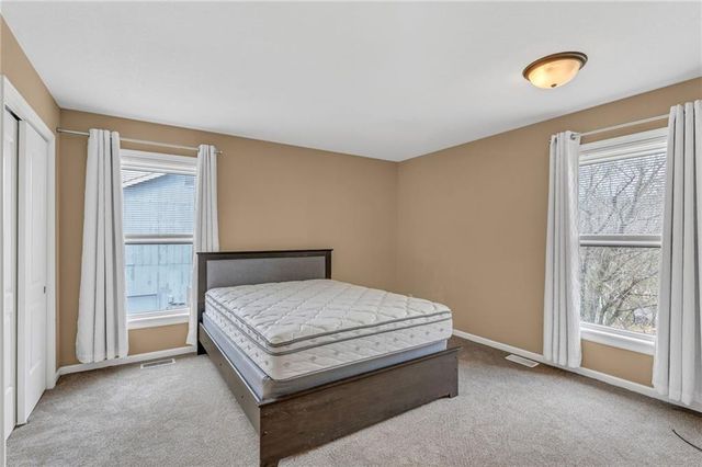 912 Chalk Hill Court, Lawrence, KS 66049