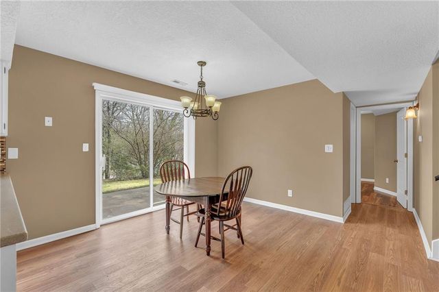 912 Chalk Hill Court, Lawrence, KS 66049