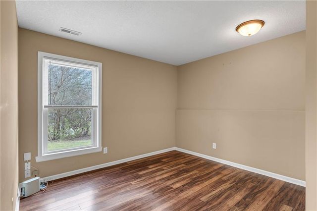 912 Chalk Hill Court, Lawrence, KS 66049