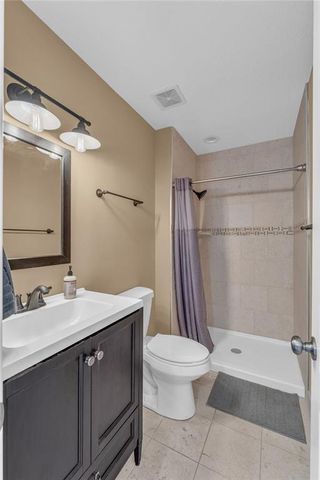 912 Chalk Hill Court, Lawrence, KS 66049