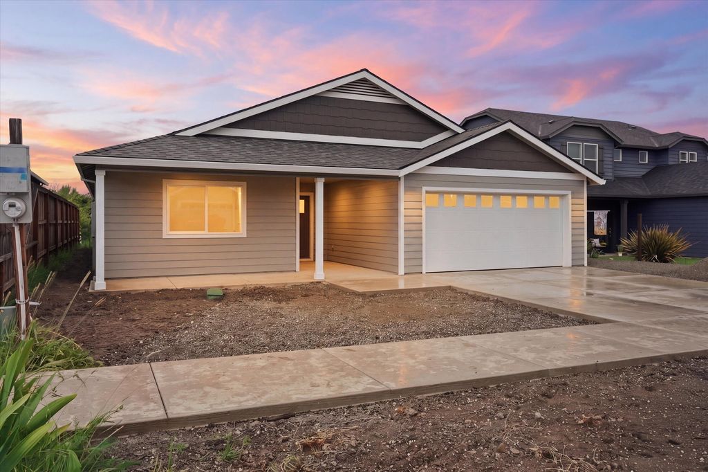 1834 Ingram Lane, Medford, OR 97501