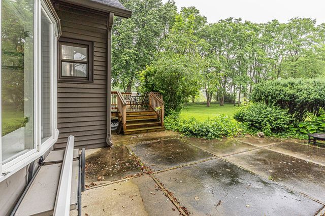 2330 Coach Road, Long Grove, IL 60047