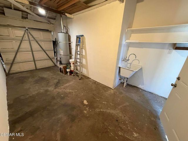 6555 Hazeltine Avenue, Van Nuys, CA 91401