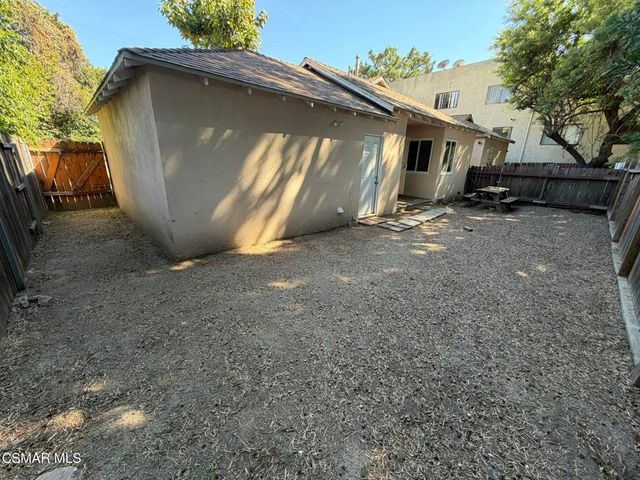 6555 Hazeltine Avenue, Van Nuys, CA 91401