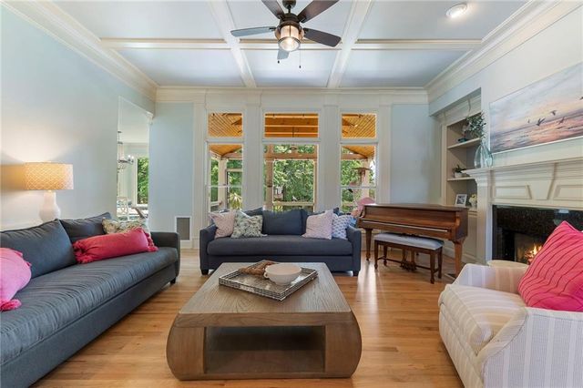 940 Checkered Way NW, Kennesaw, GA 30152