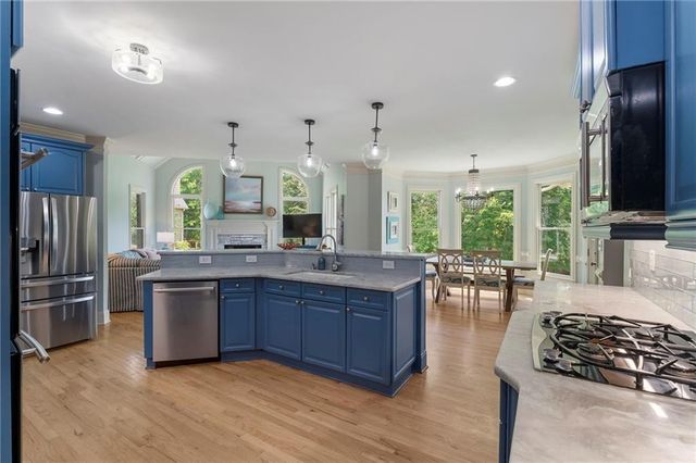 940 Checkered Way NW, Kennesaw, GA 30152