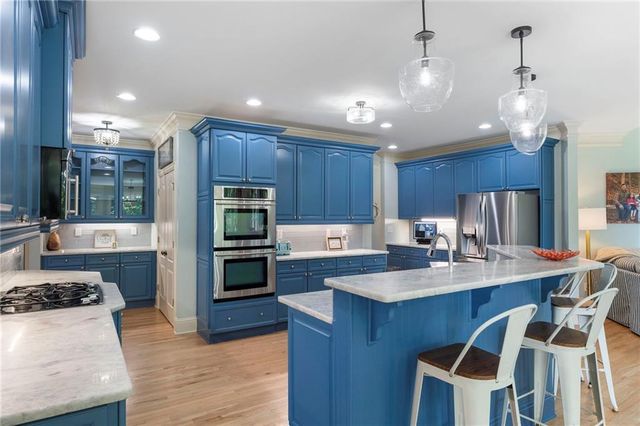 940 Checkered Way NW, Kennesaw, GA 30152