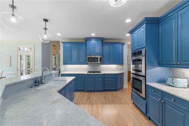 940 Checkered Way NW, Kennesaw, GA 30152