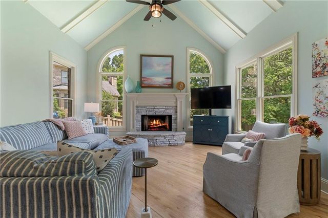 940 Checkered Way NW, Kennesaw, GA 30152
