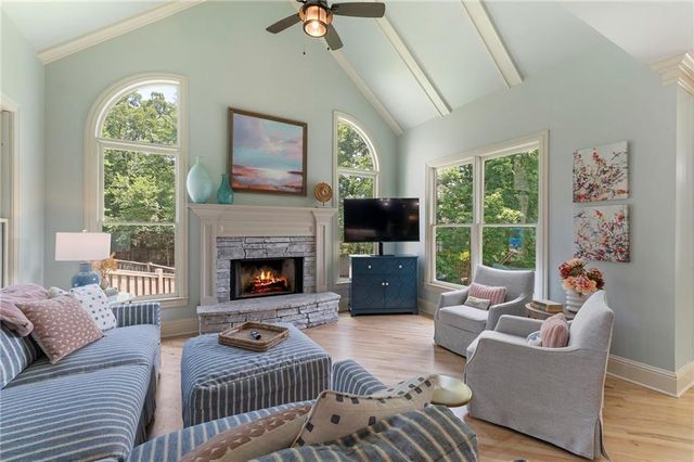 940 Checkered Way NW, Kennesaw, GA 30152